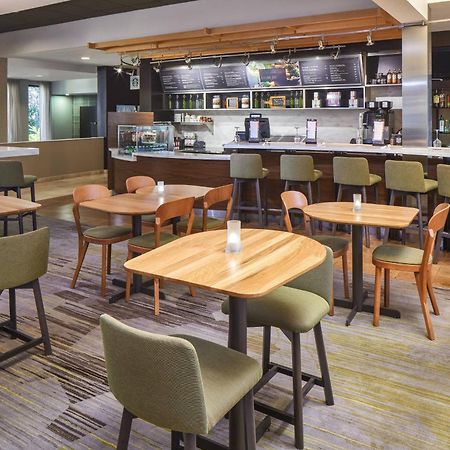 Courtyard By Marriott Orlando Airport Exterior foto