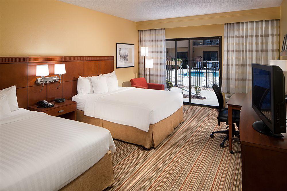 Courtyard By Marriott Orlando Airport Exterior foto