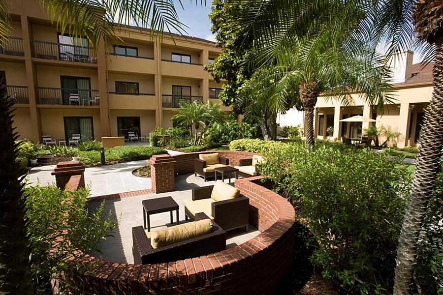 Courtyard By Marriott Orlando Airport Exterior foto