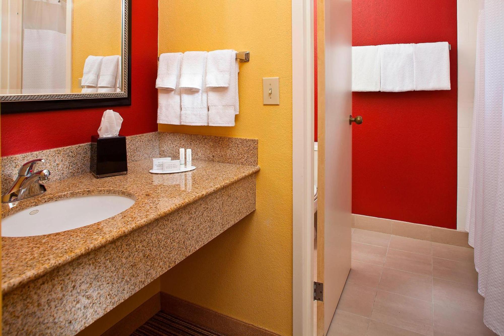 Courtyard By Marriott Orlando Airport Exterior foto
