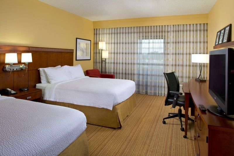 Courtyard By Marriott Orlando Airport Exterior foto