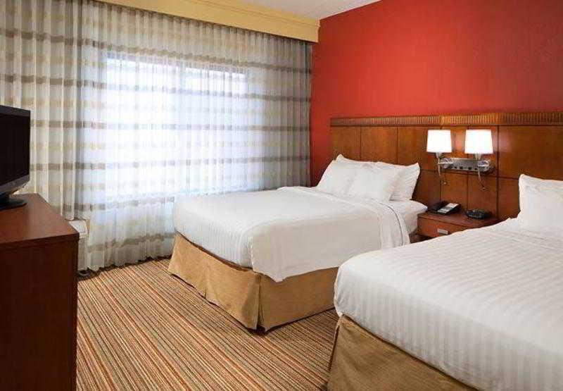Courtyard By Marriott Orlando Airport Exterior foto
