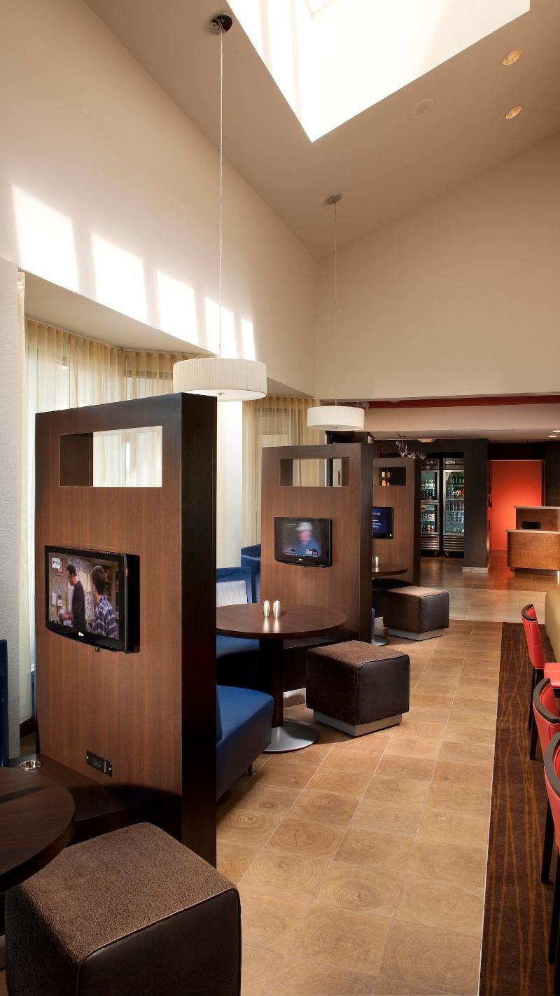 Courtyard By Marriott Orlando Airport Exterior foto