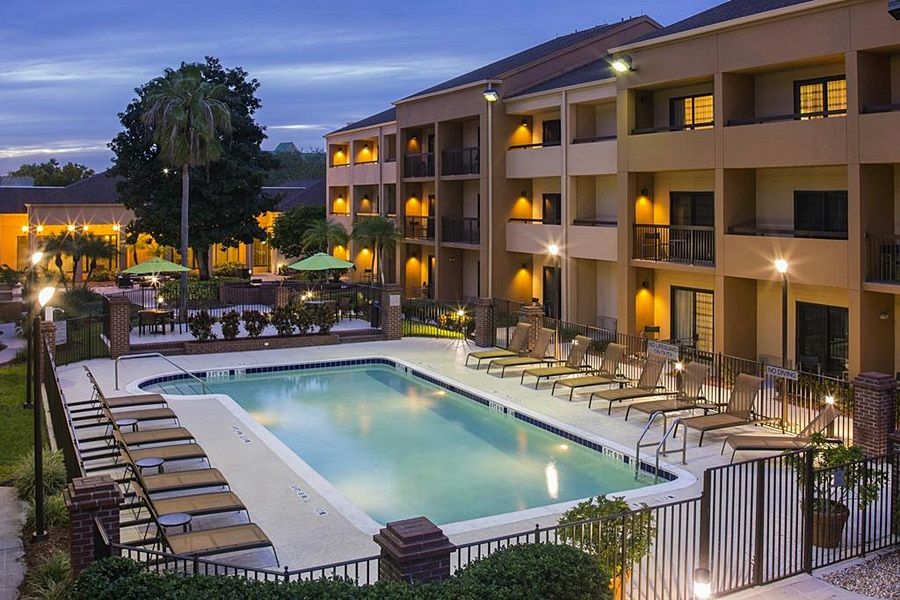 Courtyard By Marriott Orlando Airport Exterior foto