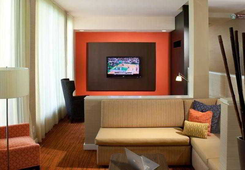Courtyard By Marriott Orlando Airport Exterior foto